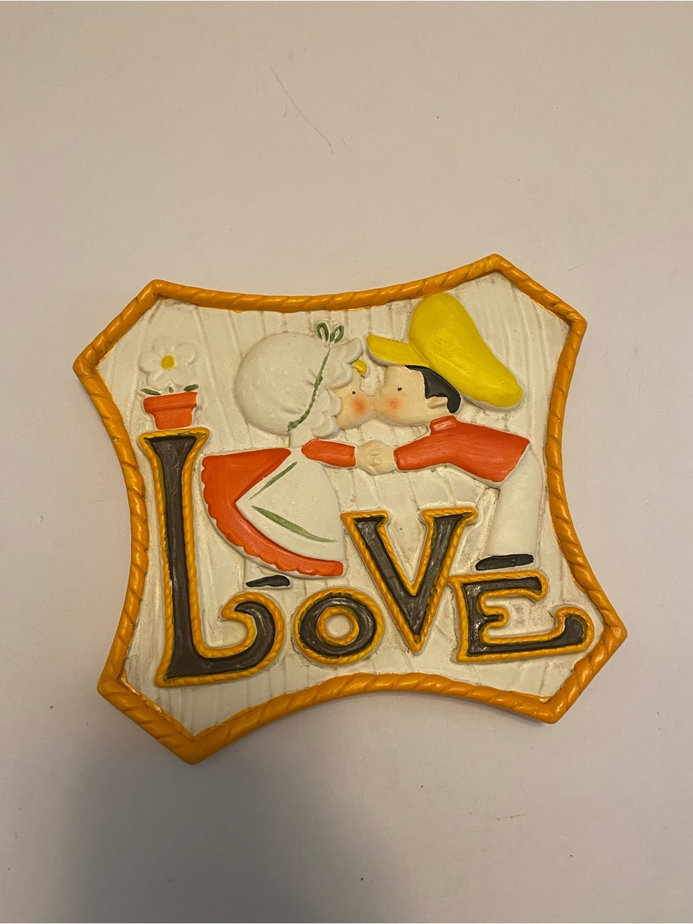Vintage Lefton 1970'S Child’s Love Chalk ware Wall Hanging Boy & Girl Kissing